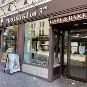 Pinoyshki Bakery & Cafe