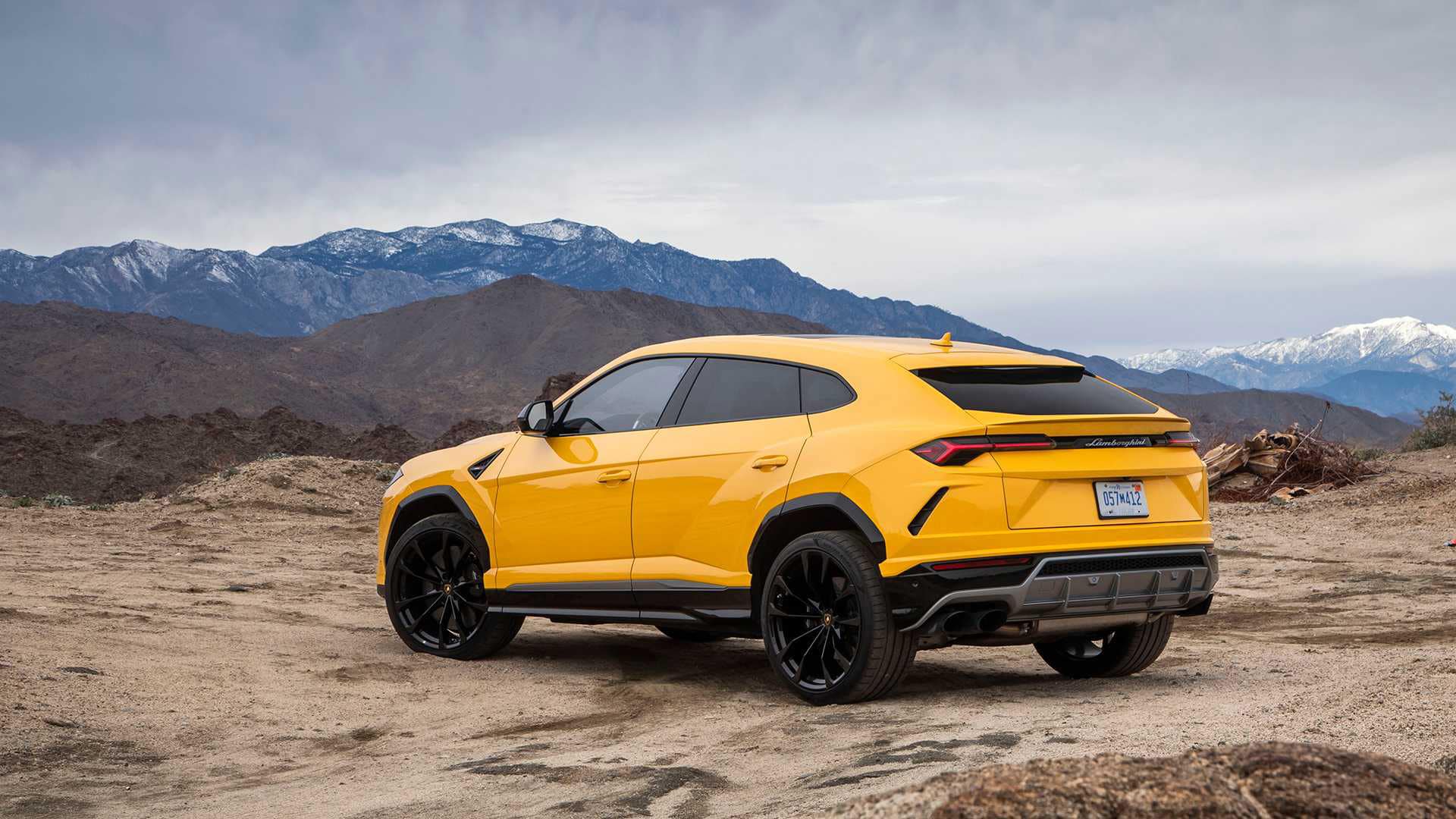 Lamborghini Urus | 1 Day Rental - Image 4