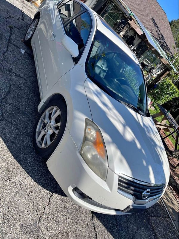 2009 Nissan altima - Image 3