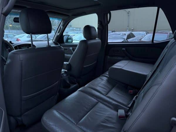 2005 Toyota sequoia - Image 4
