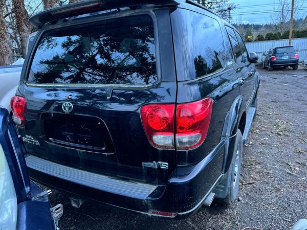 2005 Toyota sequoia - Image 2